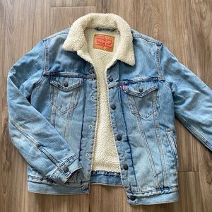 Levi’s Sherpa Denim Jacket size S